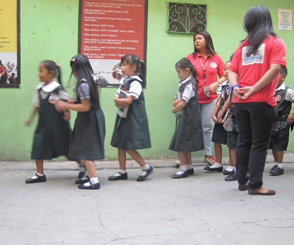 ホームステイフィリピン留学APSEの子供たち