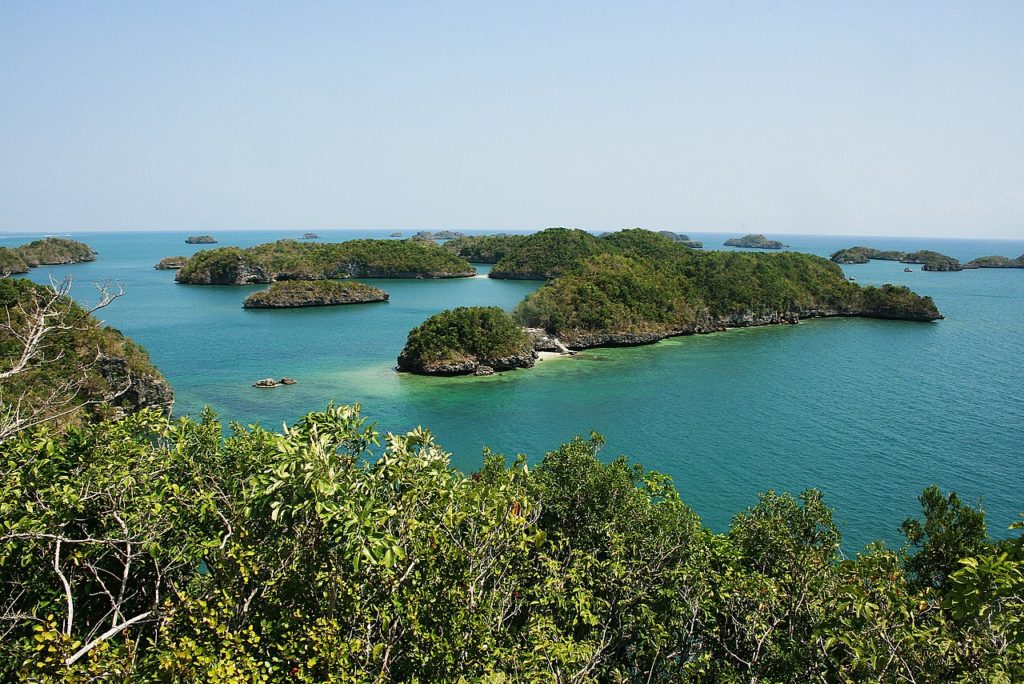 Hundred_Island_National_Park_Pangasinan.jpg